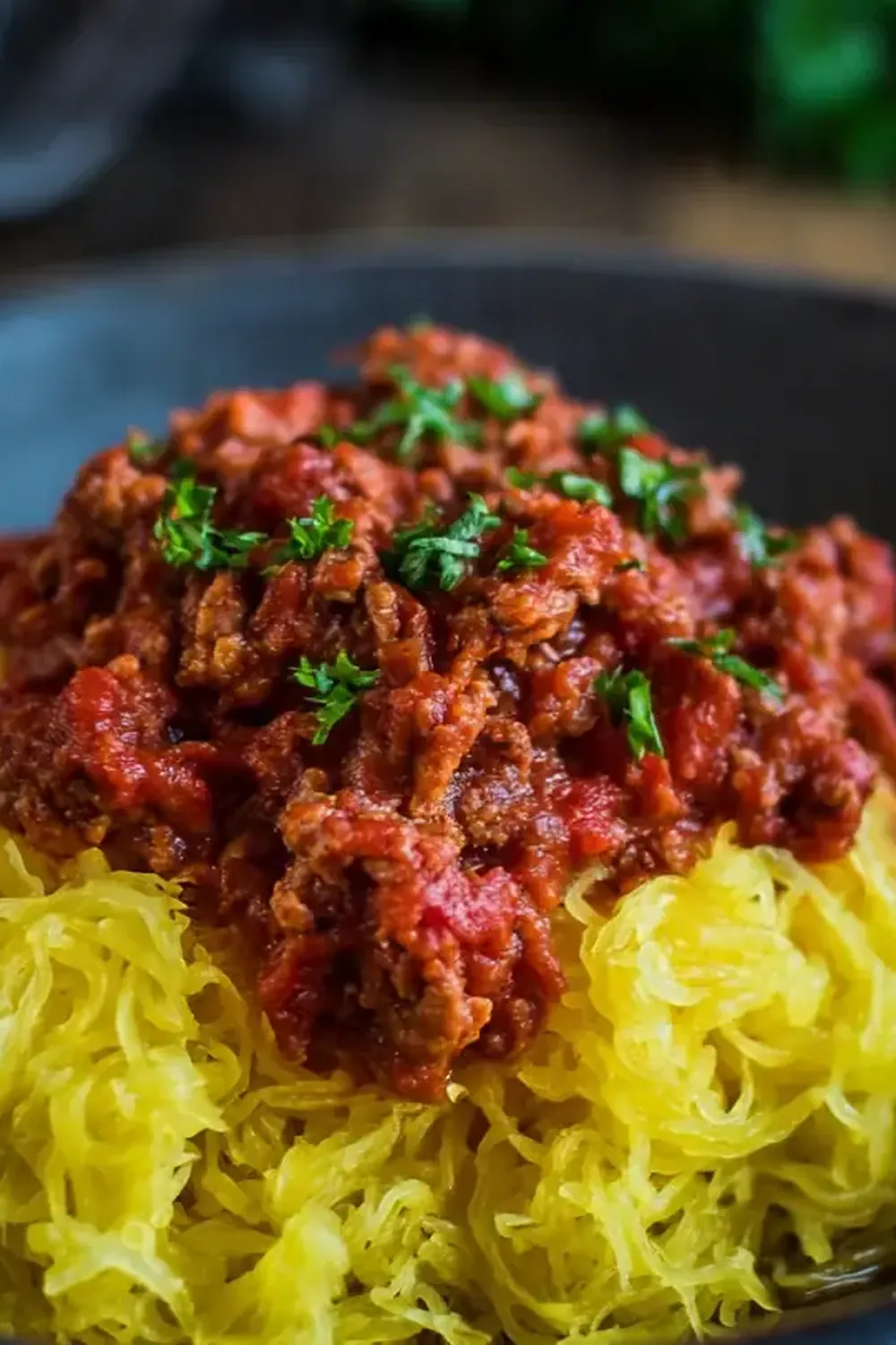 Spaghetti-Kürbis mit Truthahn-Fleischsauce